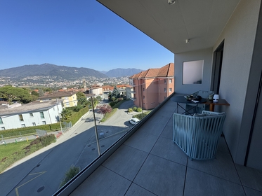 Novazzano – Attico moderno con terrazzi panoramici e finiture di alto standing